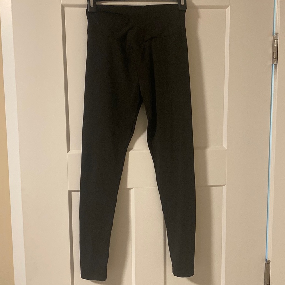 High waisted black leggings